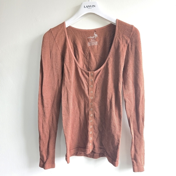 New Free People Intimatey Shea Button-Up Seamless Henley Terra Cott Top Size M/L - Picture 3 of 5
